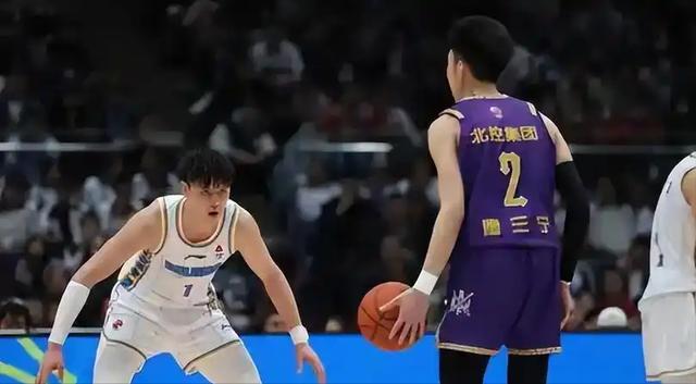 太阳城娱乐登录入口-赛场礼仪引争议!.休赛后遗症显现,粤京战判罚尺度引球迷热议