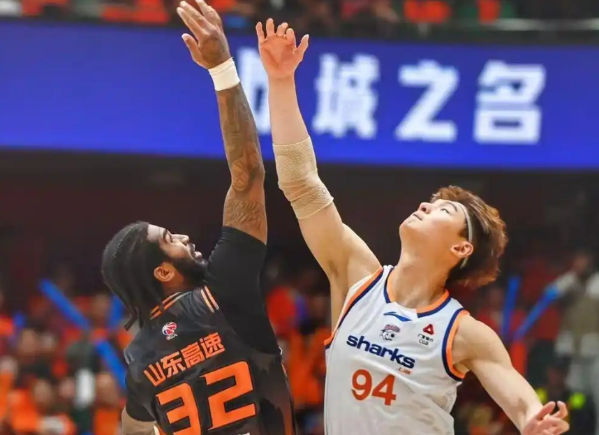太阳城娱乐登录入口-28分惨败!山东男篮0比2遭淘汰,双外援挂零,全队无斗志潦草收官